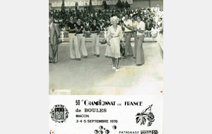 (1976) § FINALISTES DE LA COUPE DE FRANCE §,lancé du but par Madame Pompidou.
Michel Mérot, Philippe Delavergne, Luc Cantet, Pascal FouchetLuc Cantet